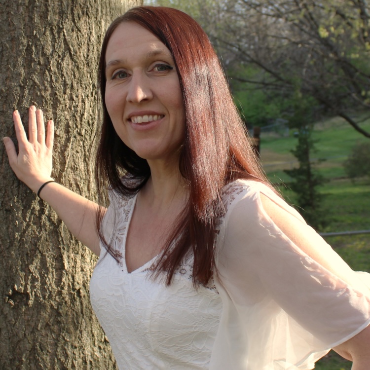 Headshot of Amy Leigh Davis